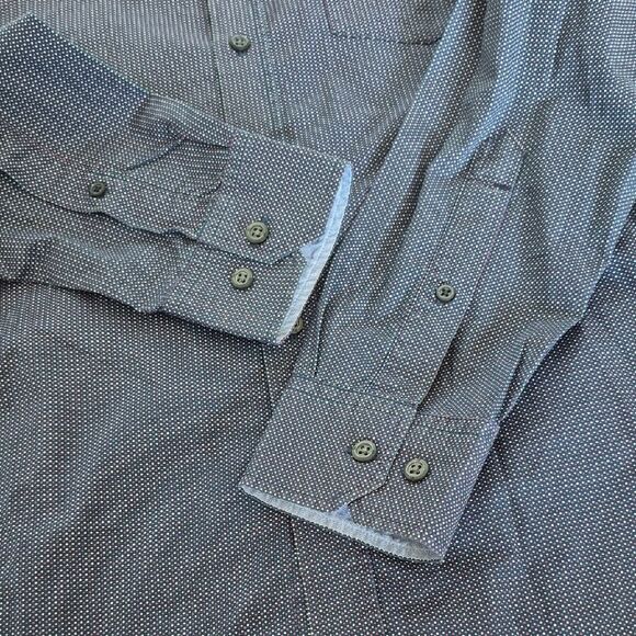 Banana Republic Men's Dark Blue Button-Down Shirt - Picture 14 of 16